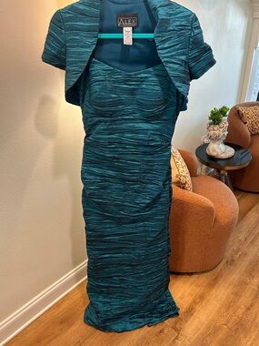 Alex Evenings dark Teal Shimmery Ruched Cocktail Dress. Shrug w cap sleeves